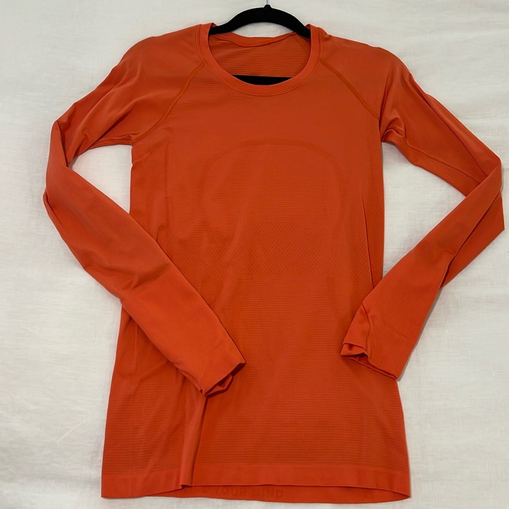 Lululemon athletic long sleeve shirt